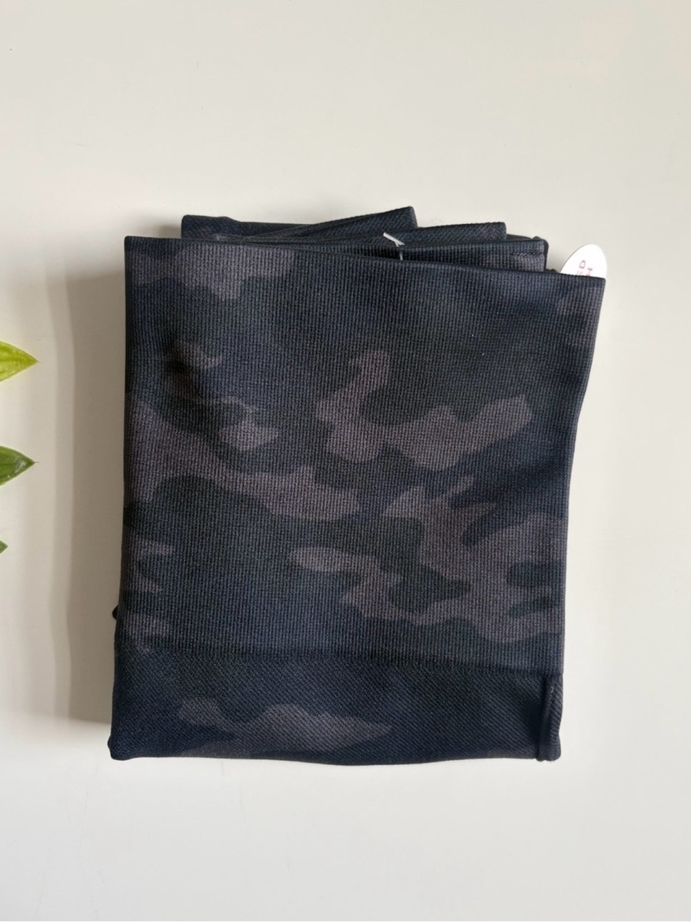 NWT spanx black camo cropped leggings
